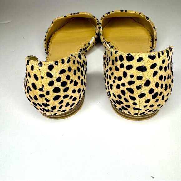 Isaac Mizrahi Leopard Print Flats - Picture 6 of 12
